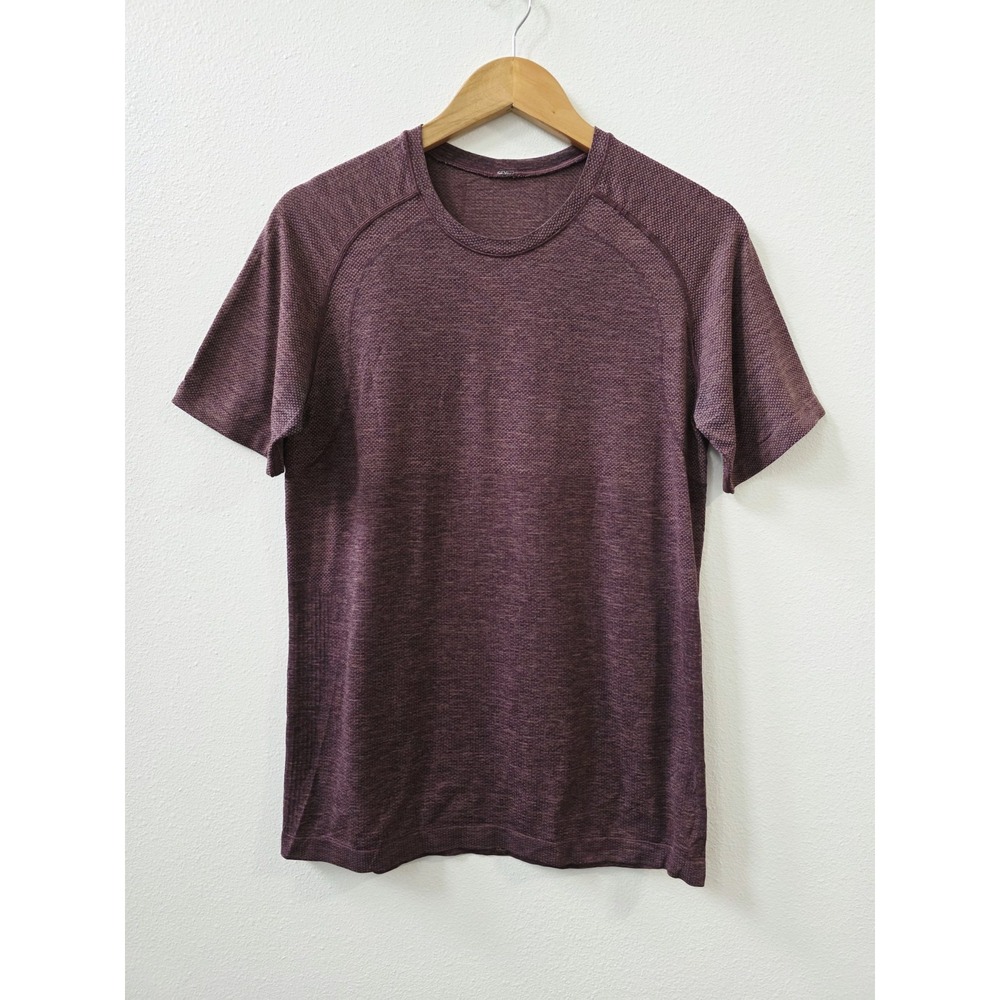 Lululemon Metal Vent Shirt Short Sleeve Men's Size Small Purple Plum Mauve